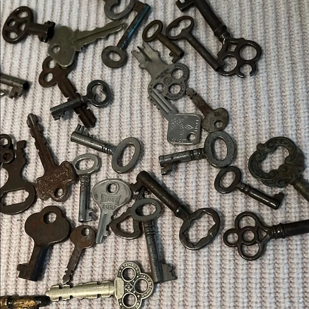 Vintage Key Collection - Picture 3 of 4